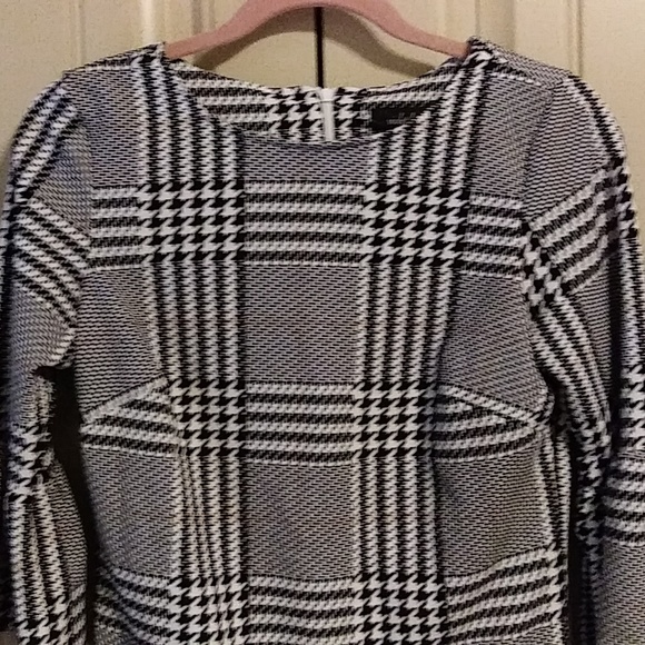 Brand new, without tag, size small. - Picture 4 of 4